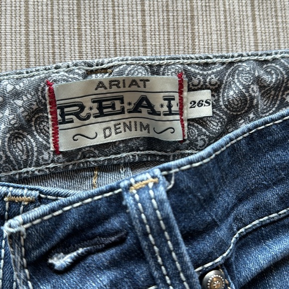 Ariat Real Denim stretch flare jeans, 26 inch waist 29 inch length - Picture 4 of 7